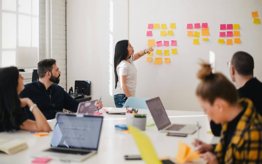 From isolated leadership to collective intelligence: how leaders can harness the wisdom of many to navigate complexity